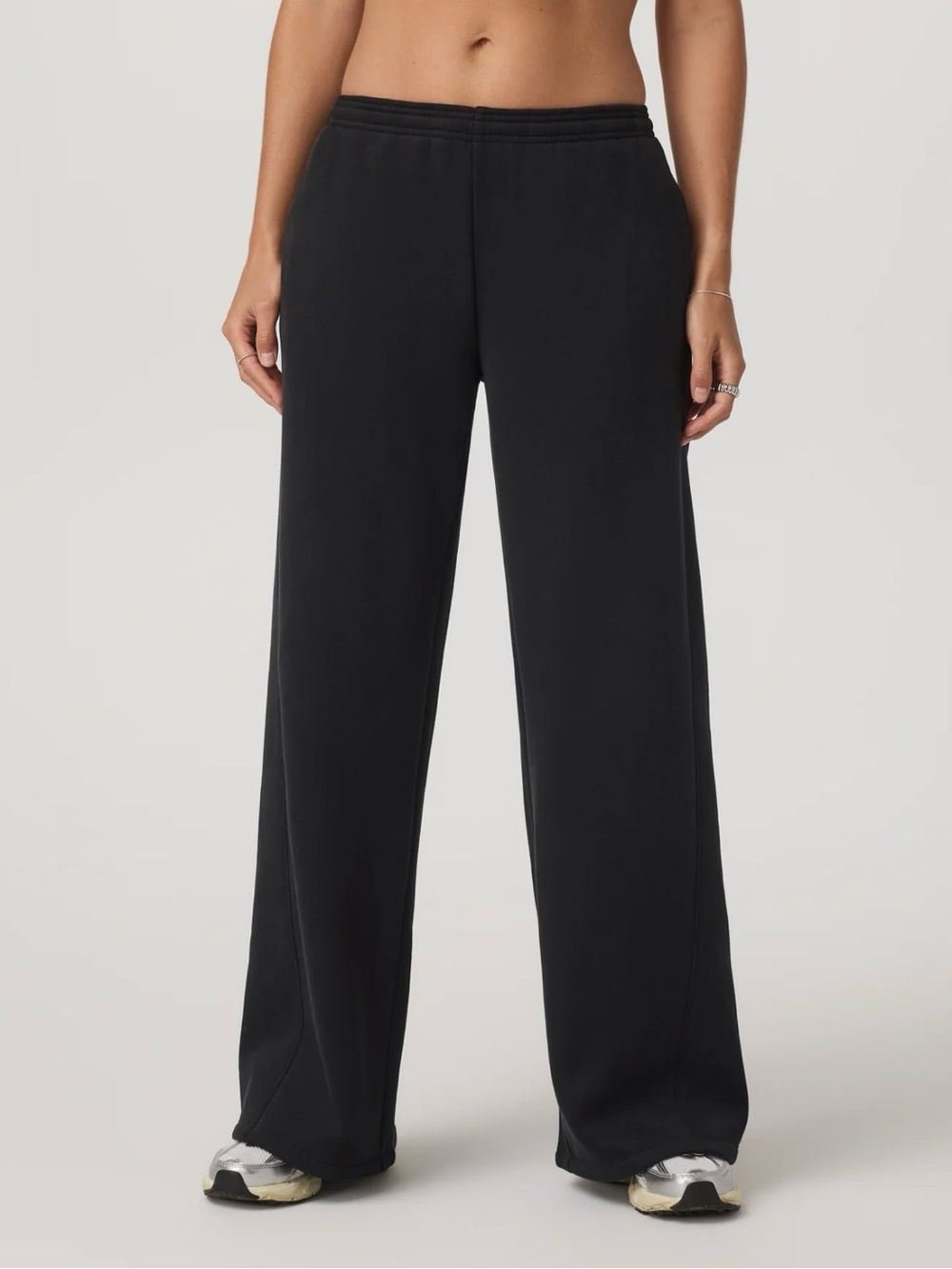 NWOT Vuori Women’s Restore Ultra Wideleg Sweatpants In Washed Black Size XL Reg